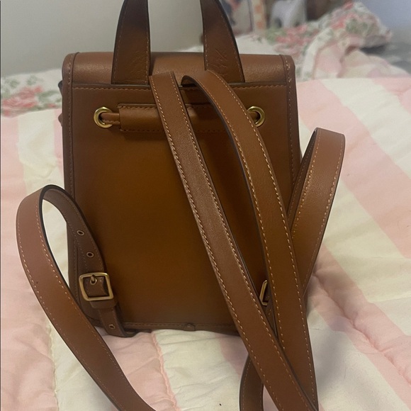 COACH Originals Glovetanned Leather Turnlock Backpack - Picture 5 of 8